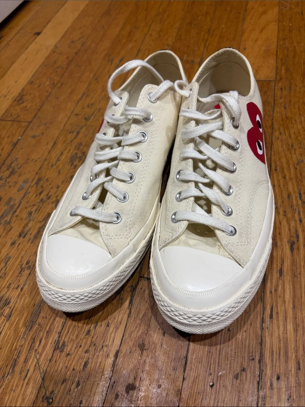 Converse PLAY Comme des Garcons Low-Top Sneakers in Cream with Red Heart